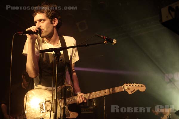 SUUNS - 2012-12-03 - PARIS - Point Ephemere - 